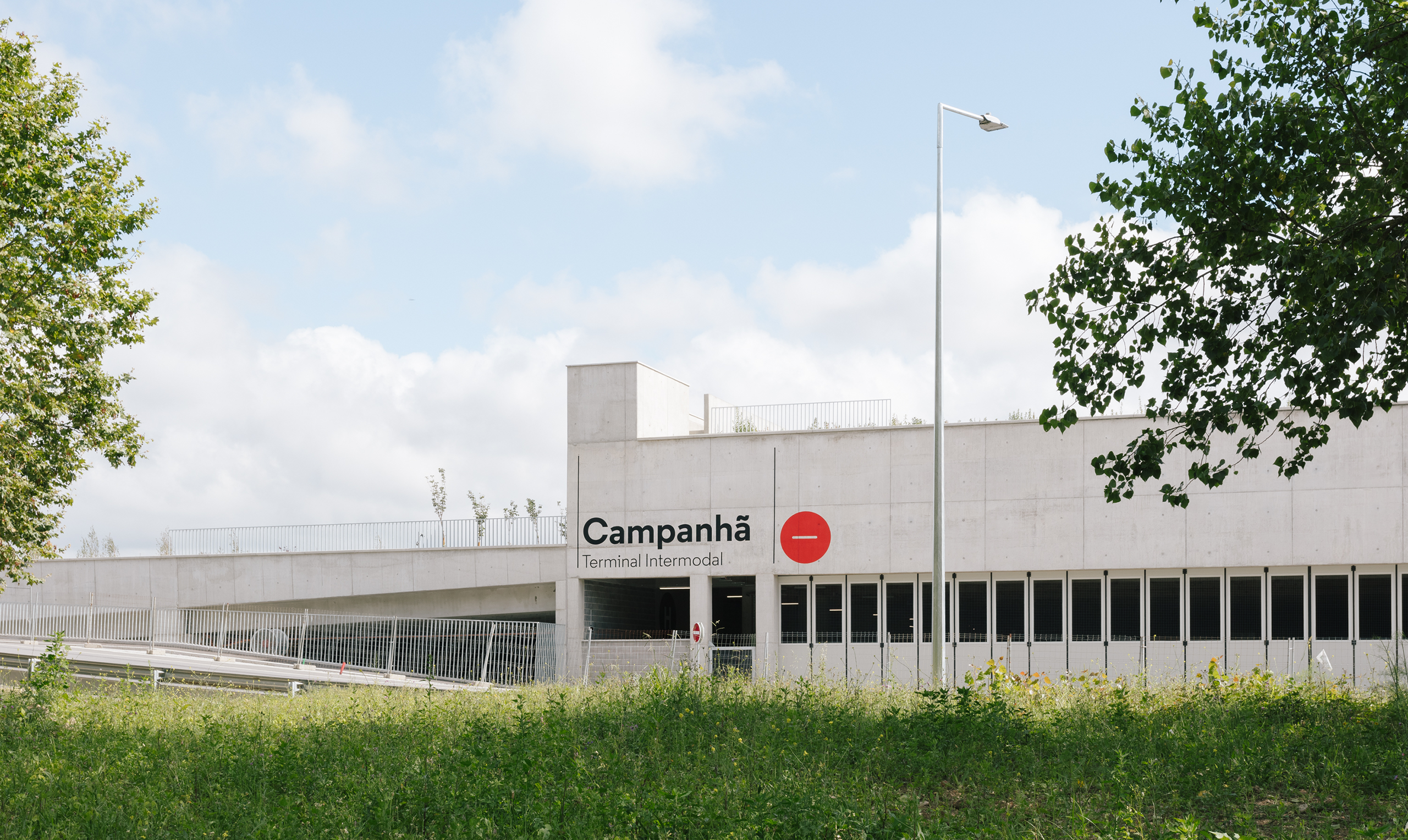 Terminal Intermodal de Campanhã United by Signage Design